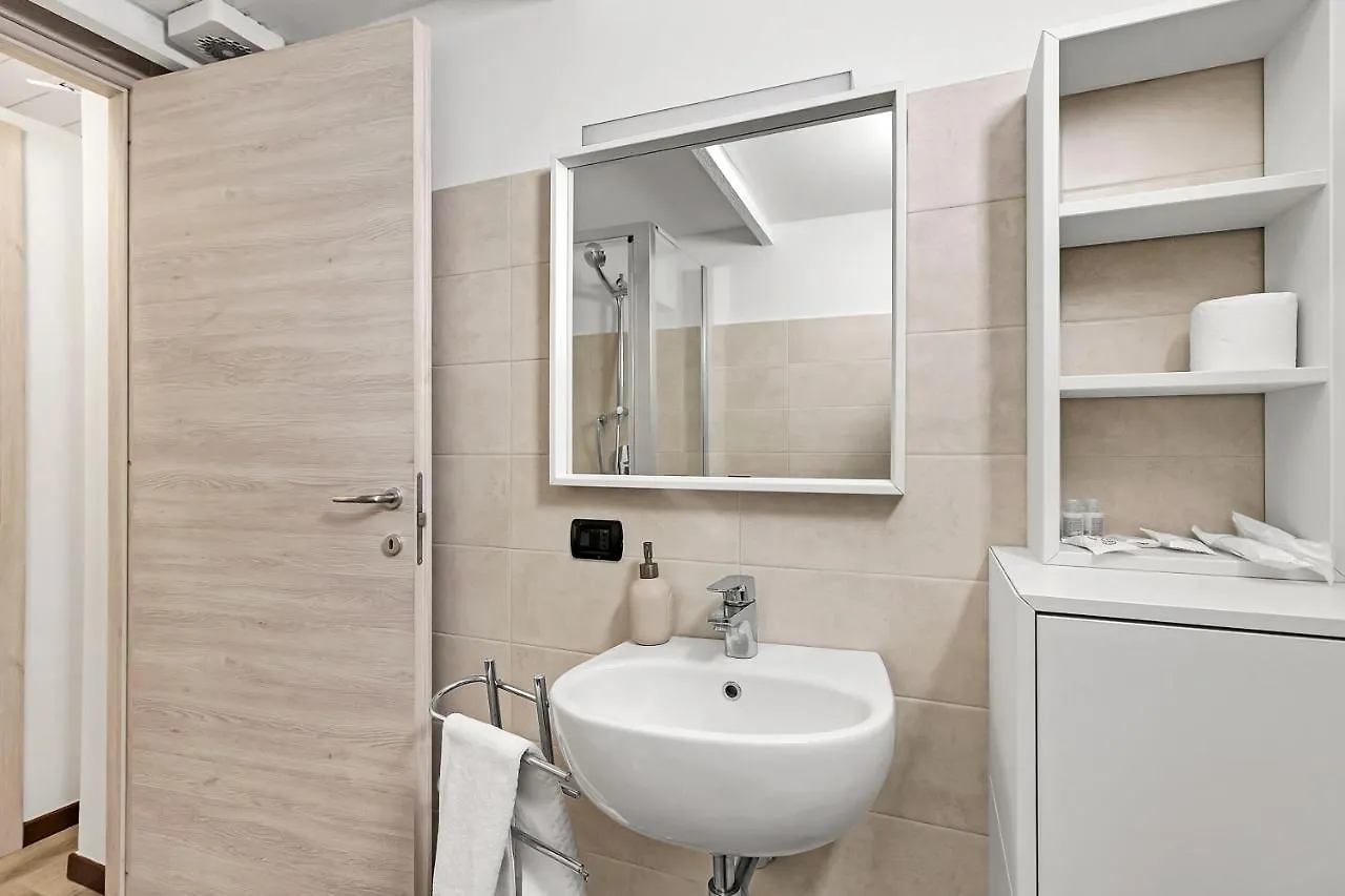 Loft Daiquiri Nel Centro Di Milano, Via Sottocorno, Porta Vittoria Apartment Italy